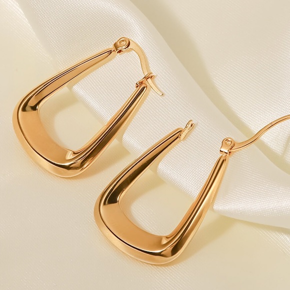 Elongated Hoop Earrings 18K Gold-Plated - Picture 3 of 5